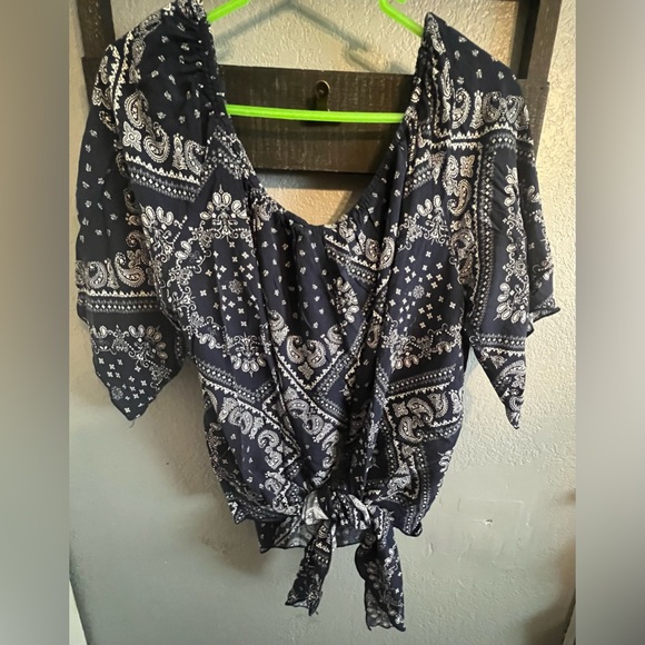 SHEIN Off the Shoulder Front Tie Top - Picture 1 of 6